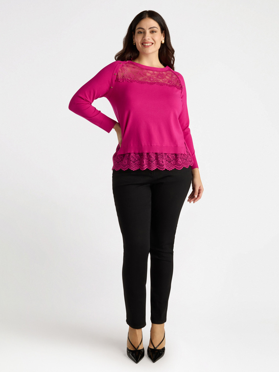 Pullover mit Spitzeneinsätzen