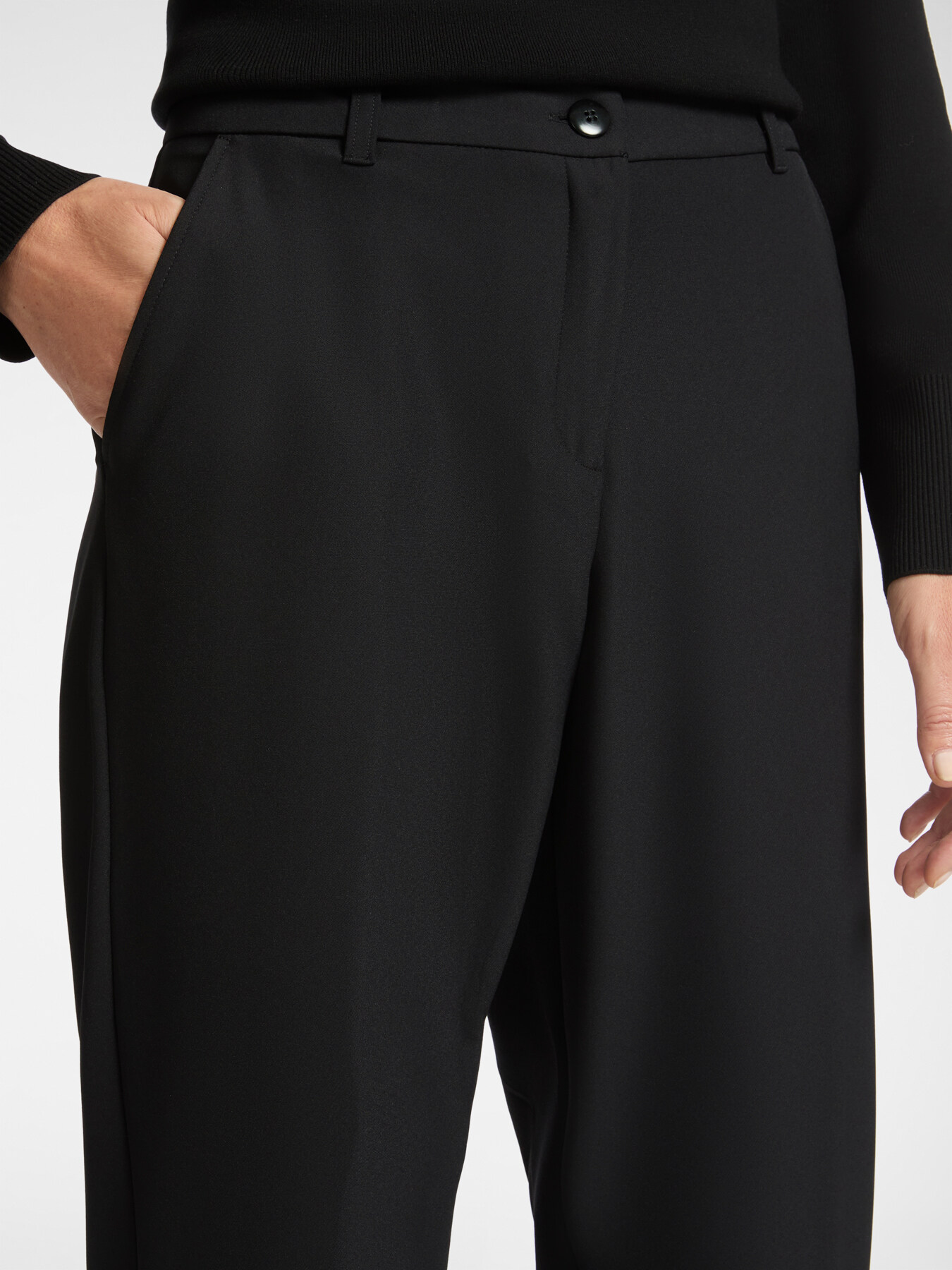 Chinos in technical fabric image number 3