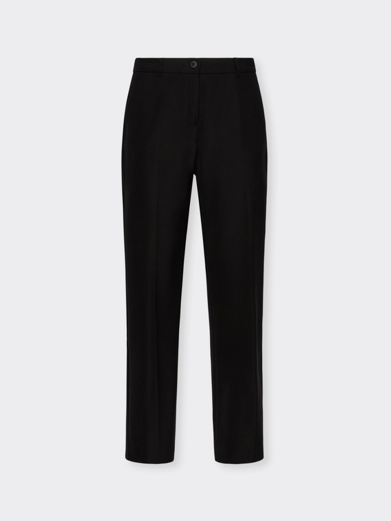 Chinos in technical fabric