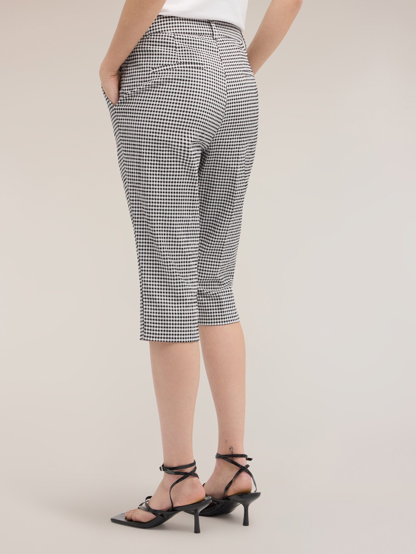 Vichy check capri pants image number 1
