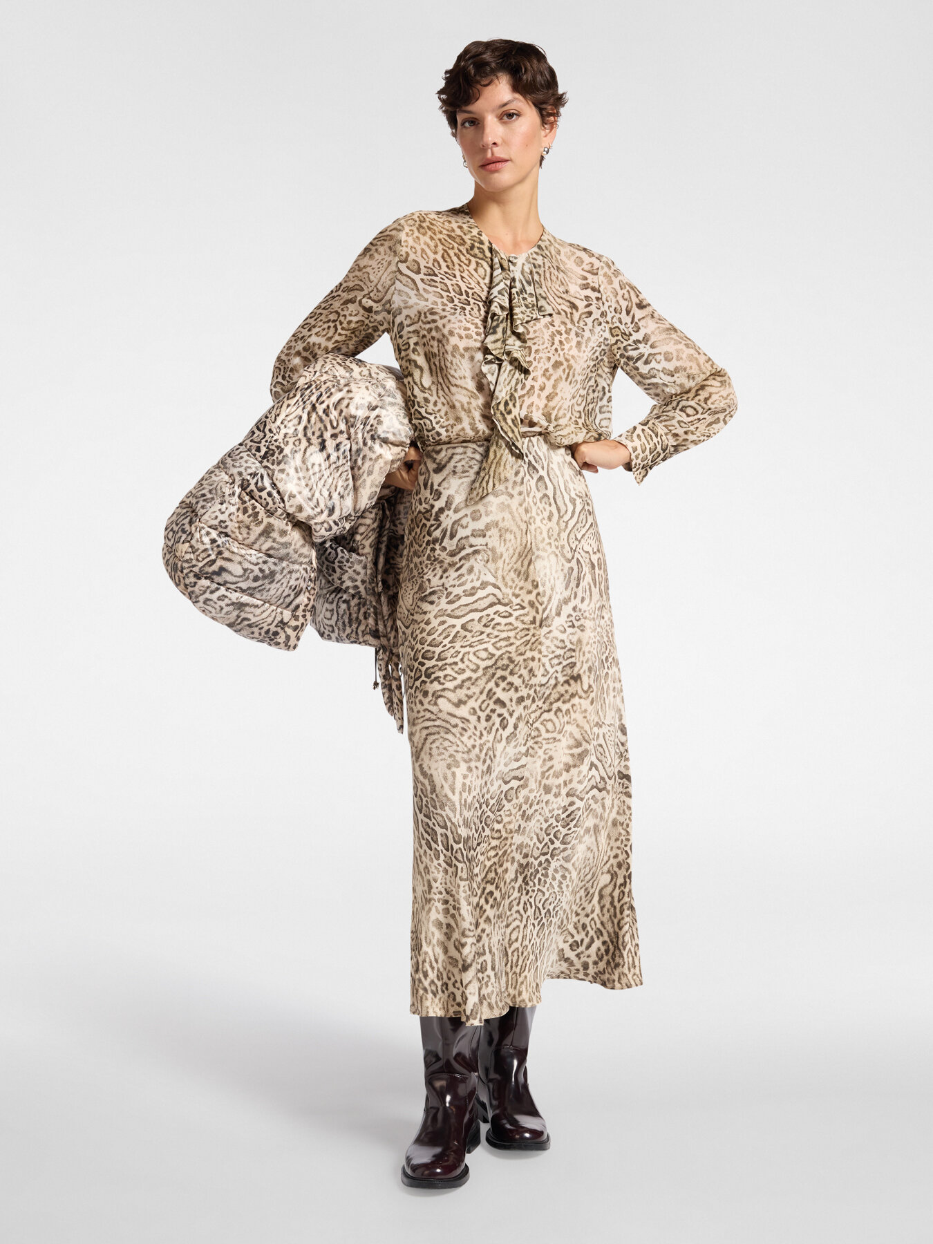 Bluse mit Animalprint und Jabot image number 3