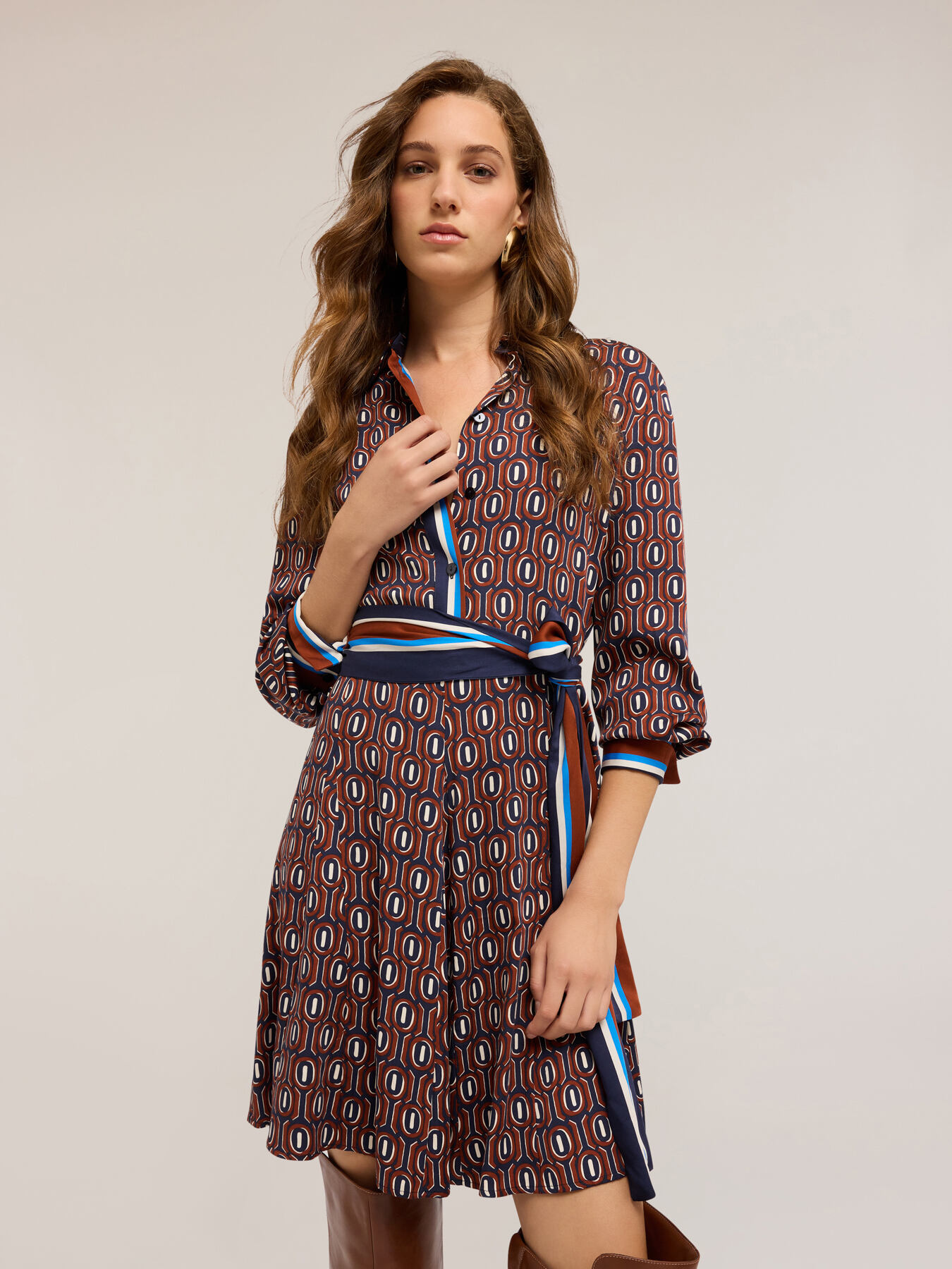 Geometric patterned satin shirtdress image number 0