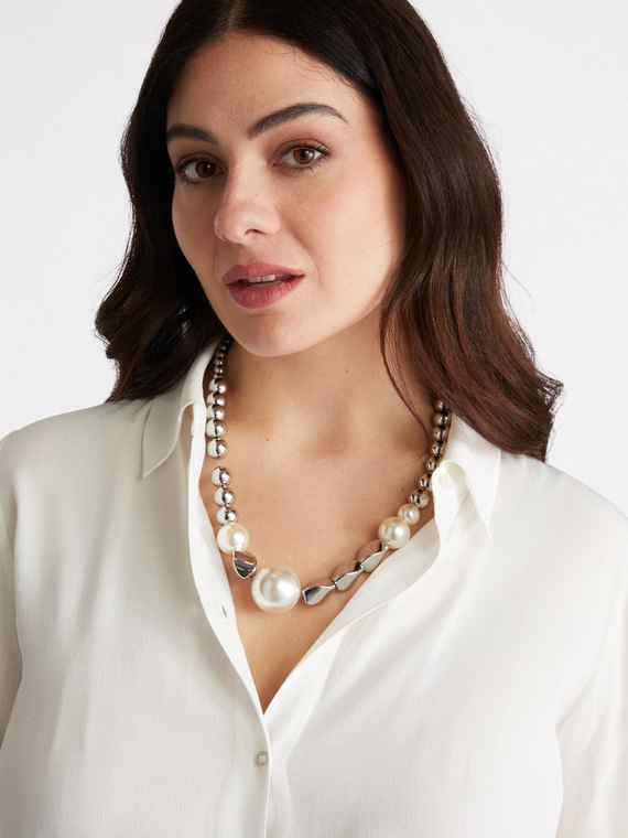 Collar con maxi perlas y bolas