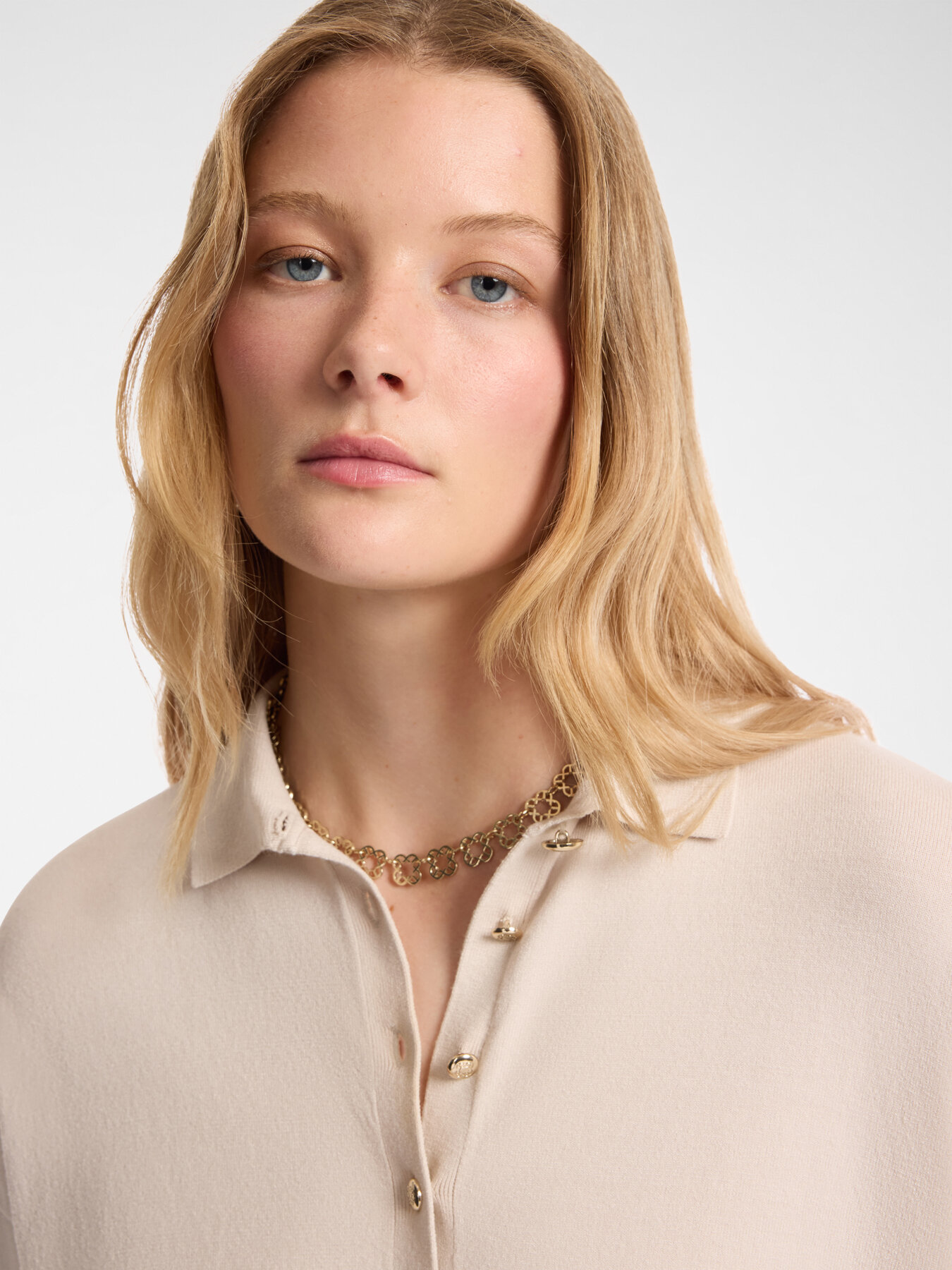 Top with collar and buttons image number 3