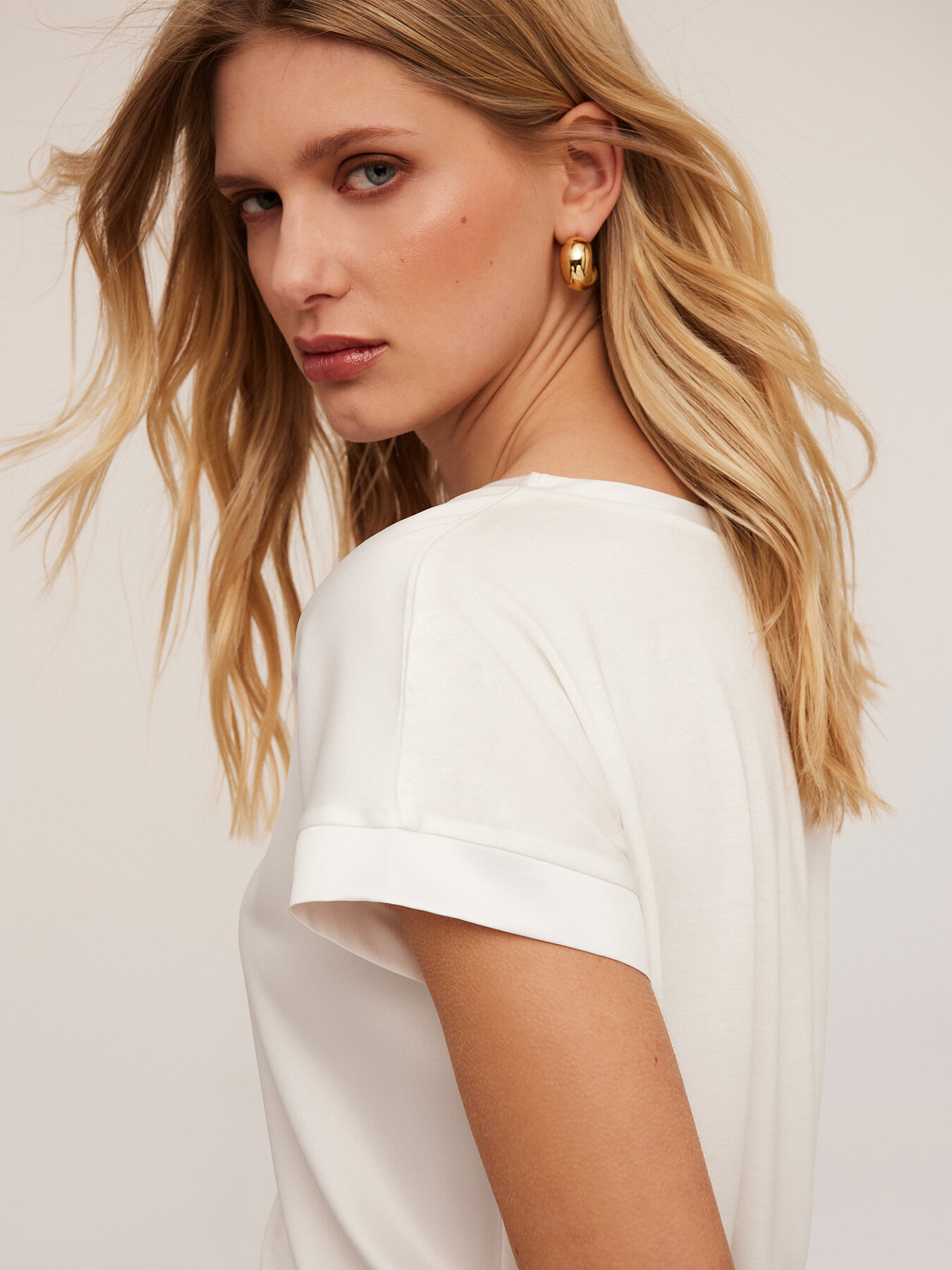 Two-material T-shirt image number 2