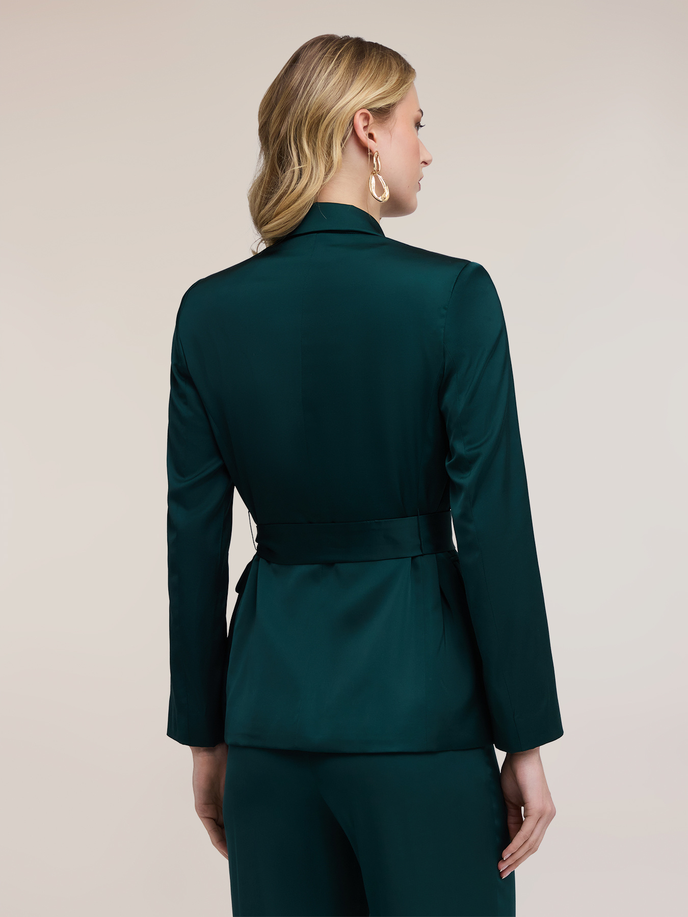Veste fluide en satin avec ceinture image number 1