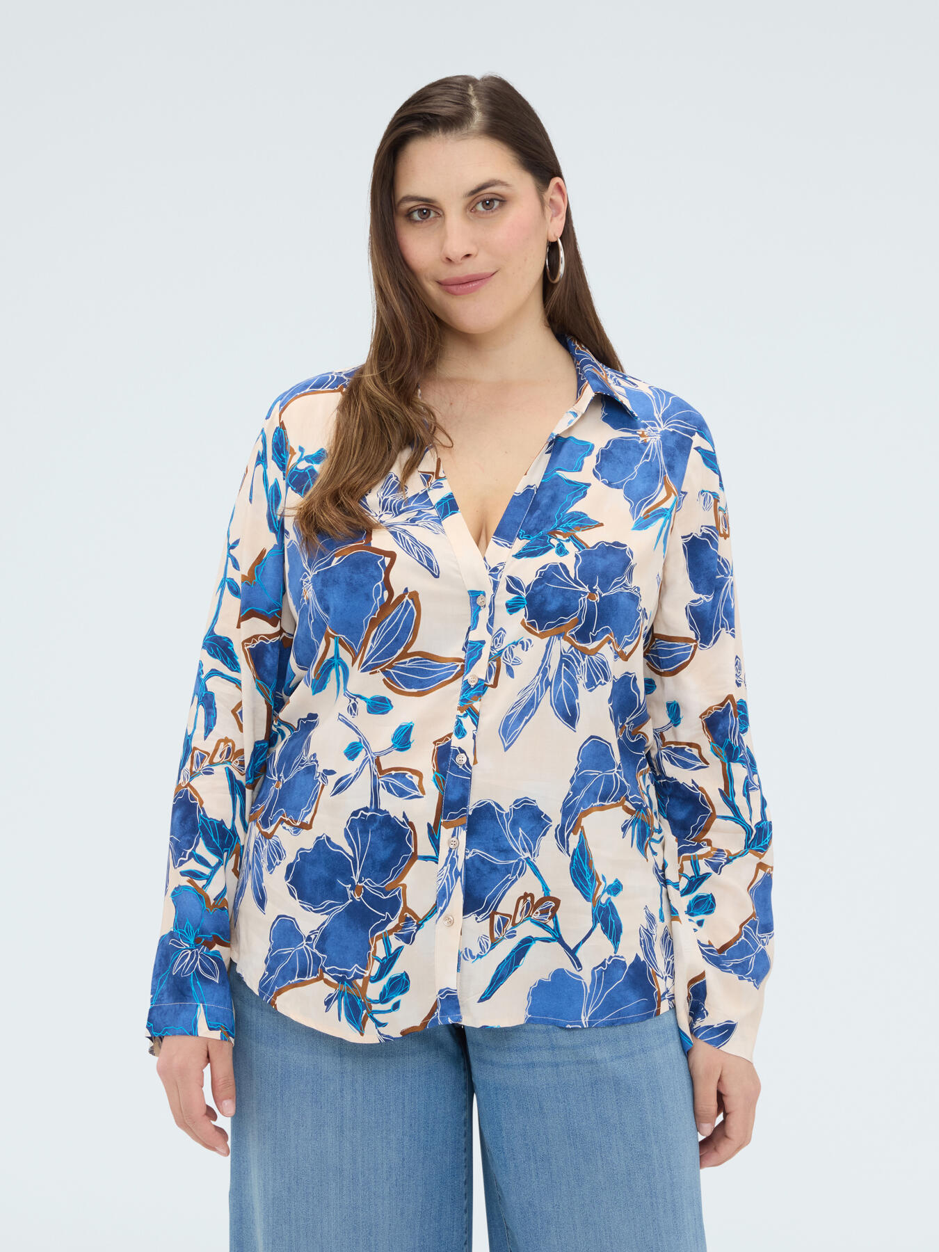 Chemise &agrave; imprim&eacute; floral en viscose image number 3