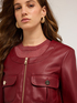 Cropped-Jacke aus beschichtetem Stoff image number 2