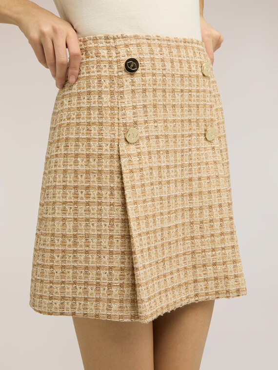 Pleated boucl&eacute; mini skirt with buttons