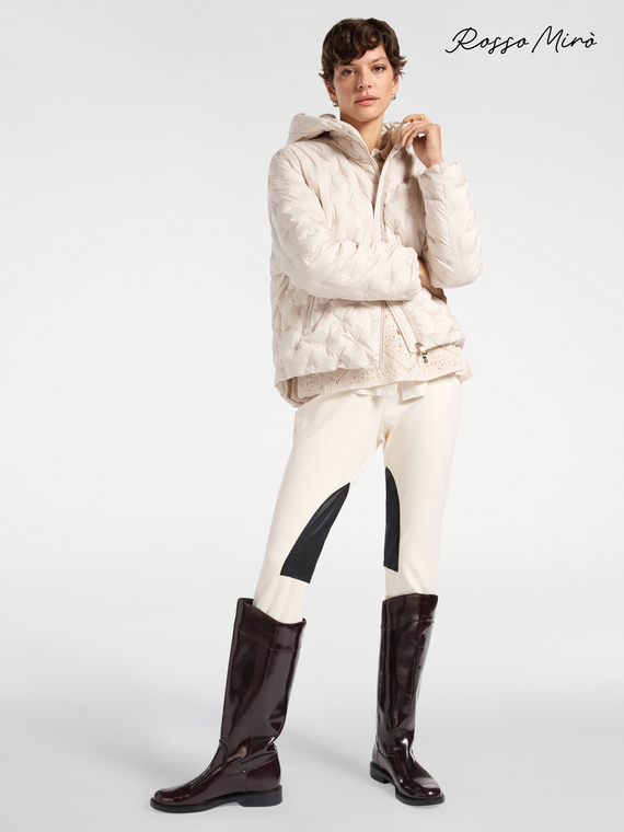 Schmale Hose mit kontrastierendem Einsatz