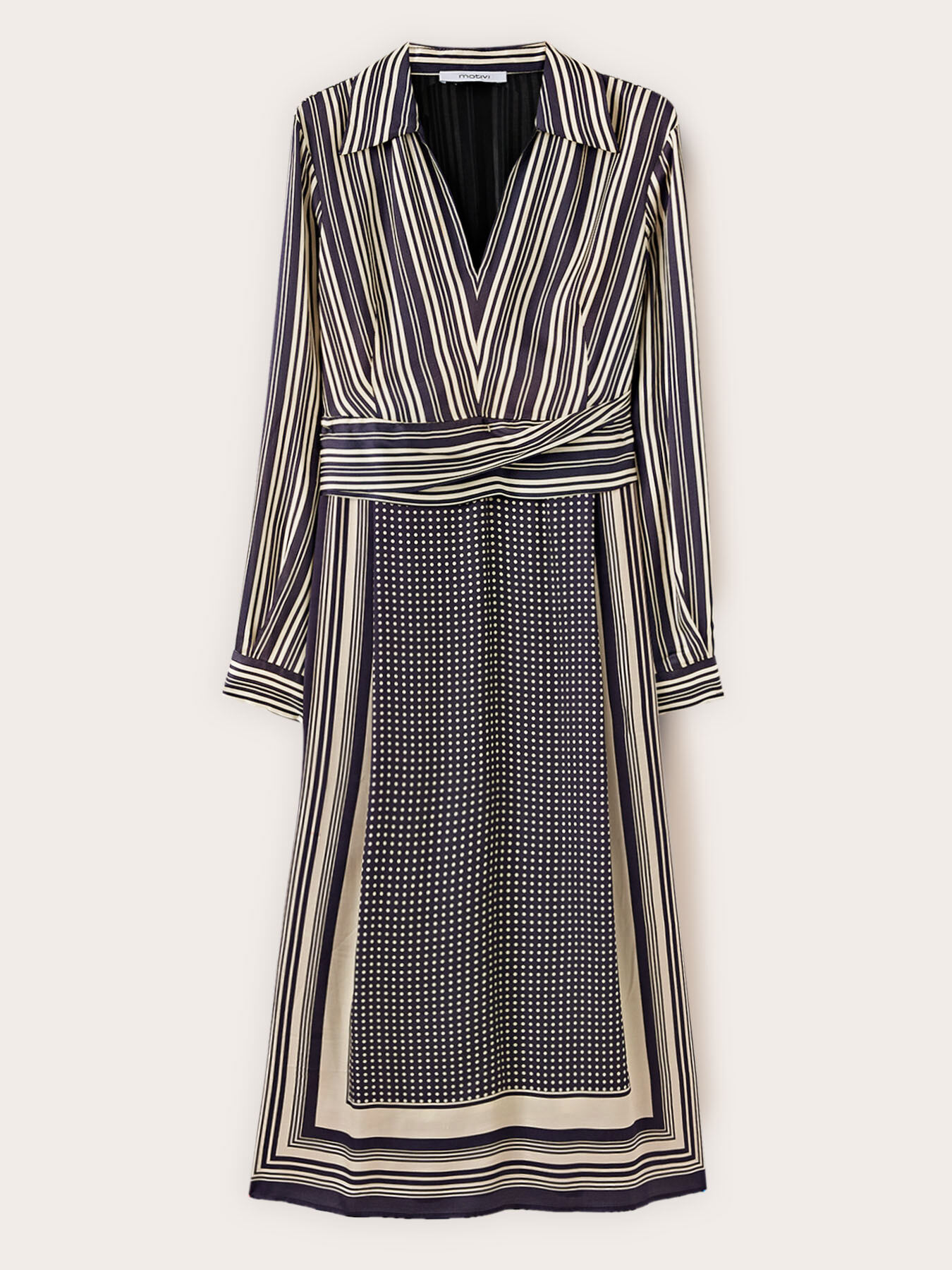 Hemdblusenkleid aus Satin mit Foulard-Muster image number 4