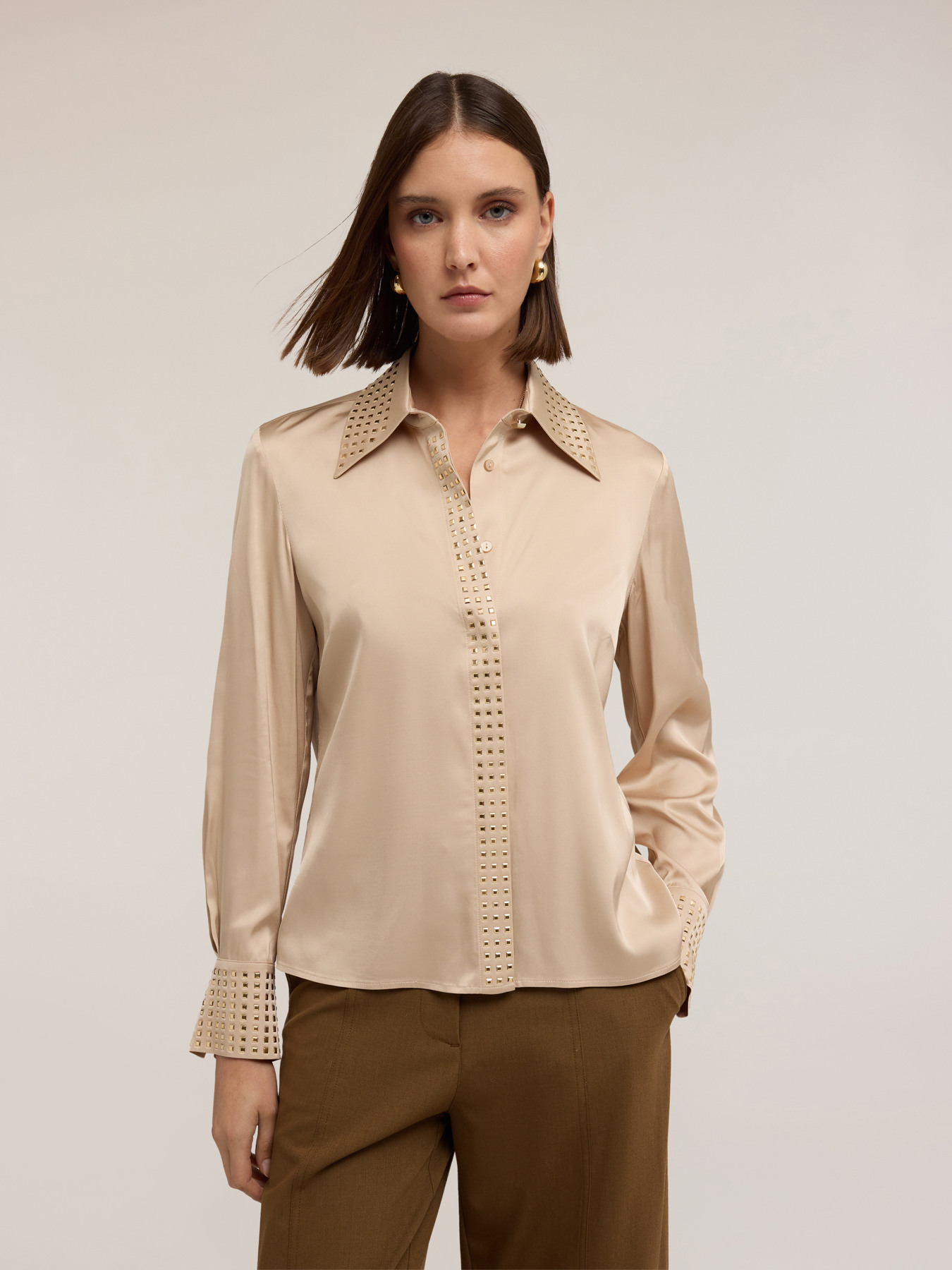 Camicia in raso con borchie image number 0