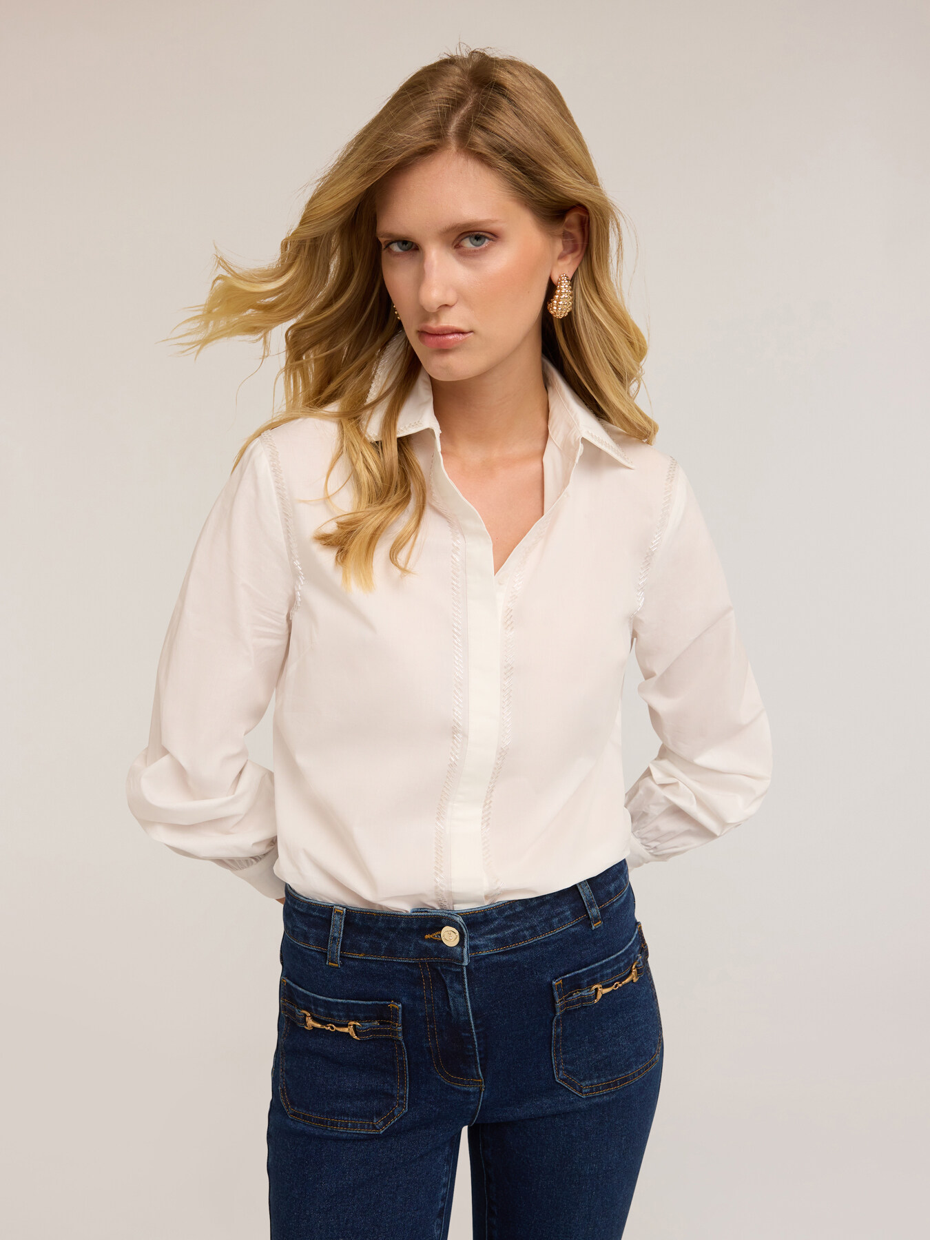 Chemise avec broderies de cannetilles image number 3