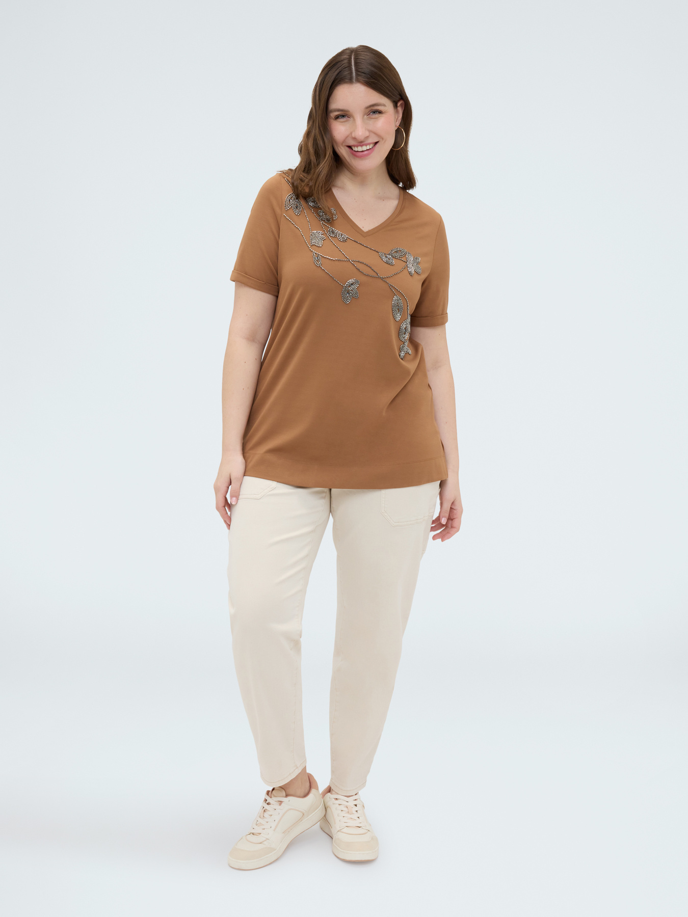 T-shirt in cotone con ricamo floreale image number 0