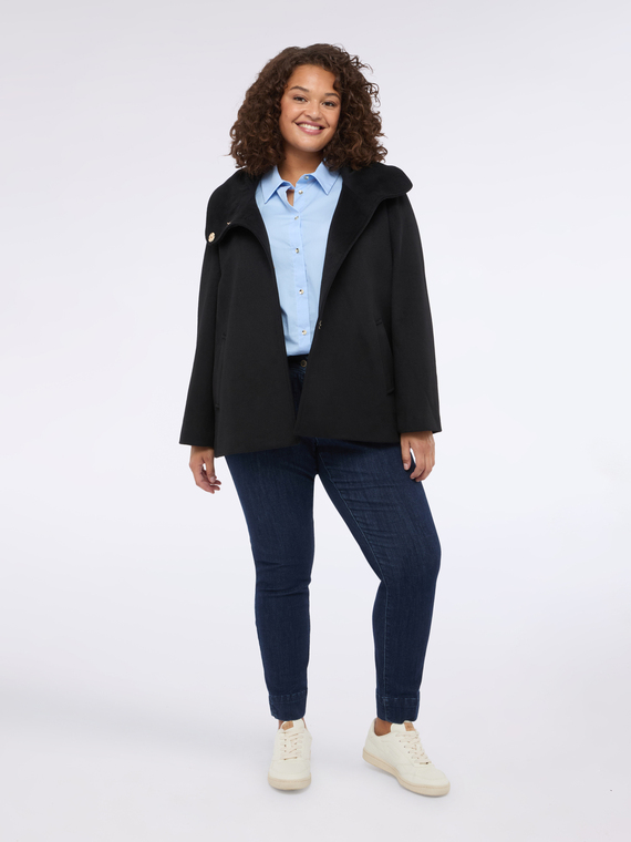 Manteau court en laine mélangée avec col montant