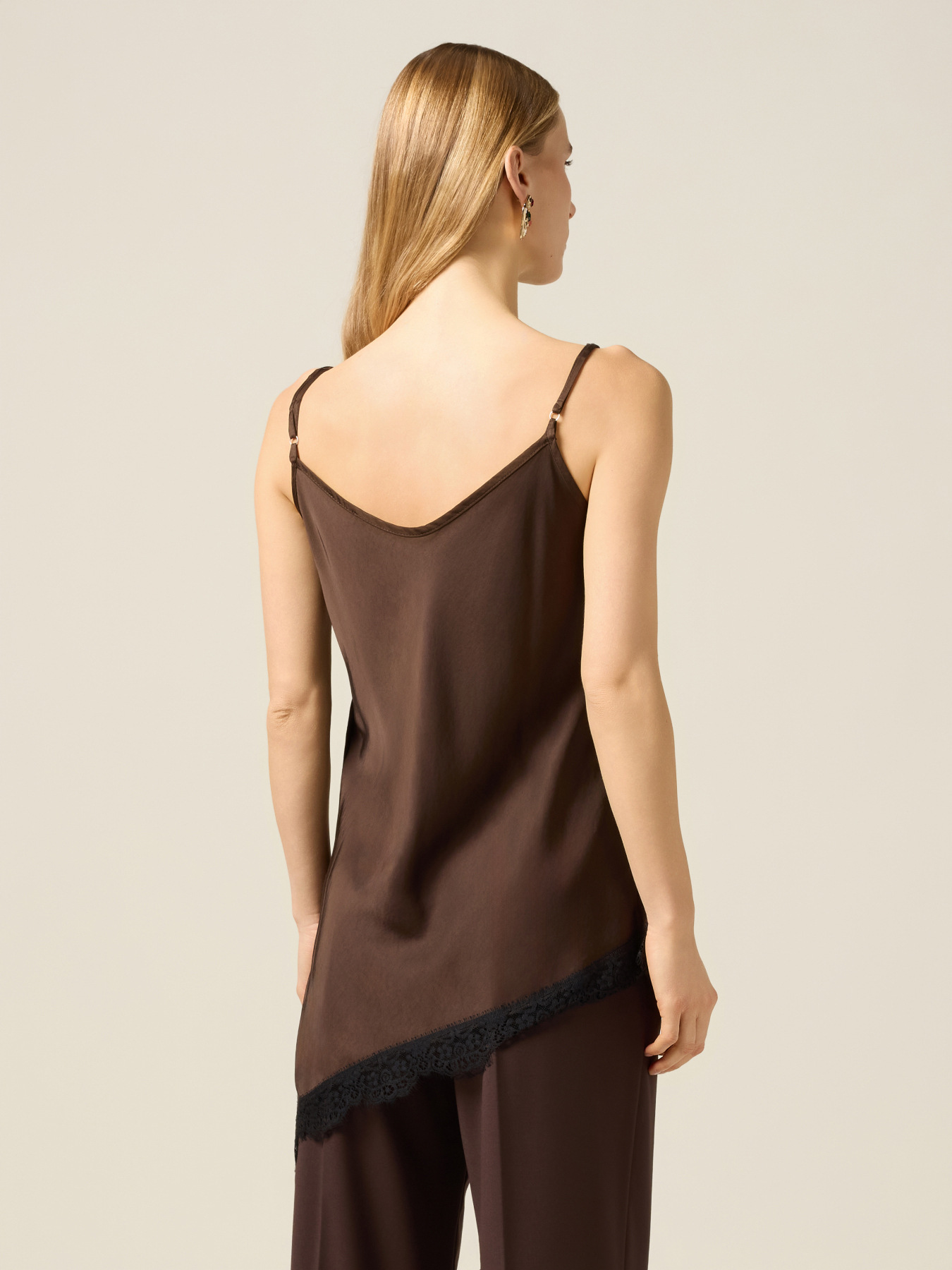 Top lingerie asimmetrico image number 1