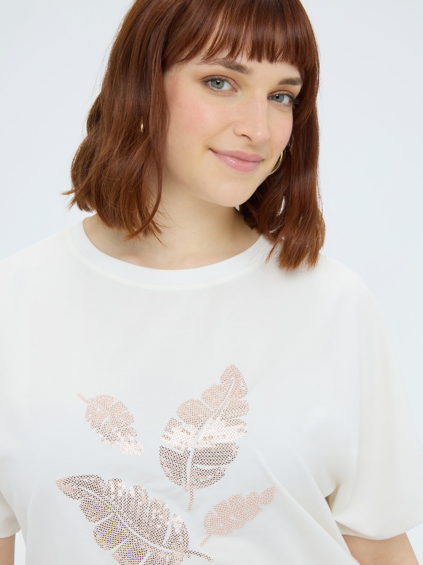 Jersey t-shirt with sequin foliage image number 2
