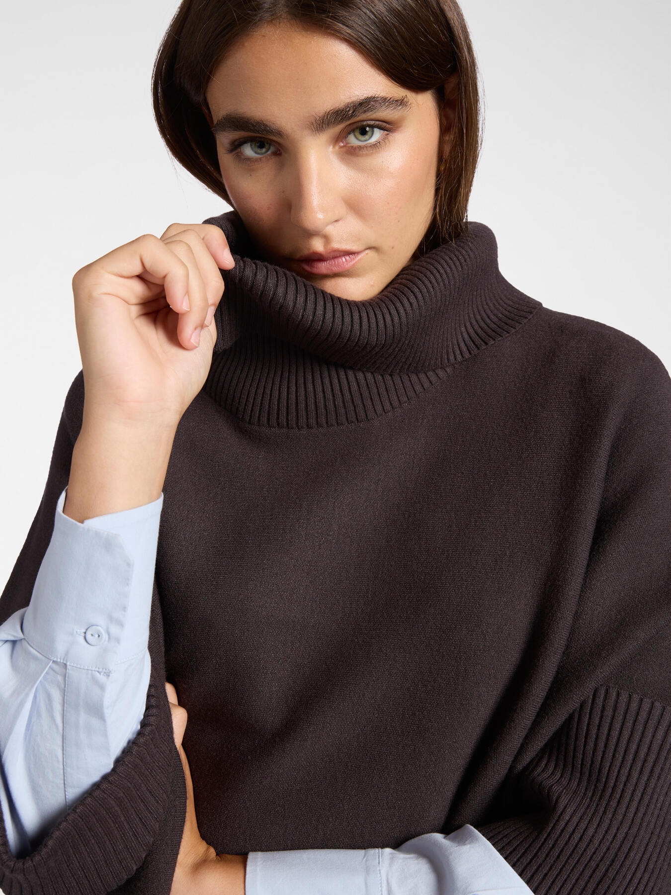 Cowl-neck cape image number 3