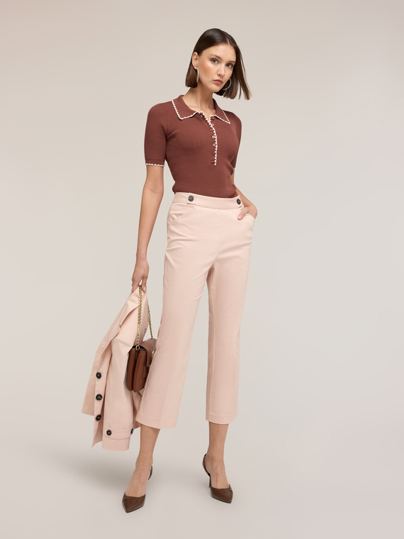 Polo en tricot fin avec bordure festonn&eacute;e