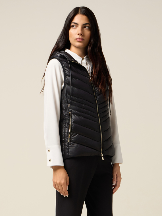 Leichte ärmellose Daunenjacke