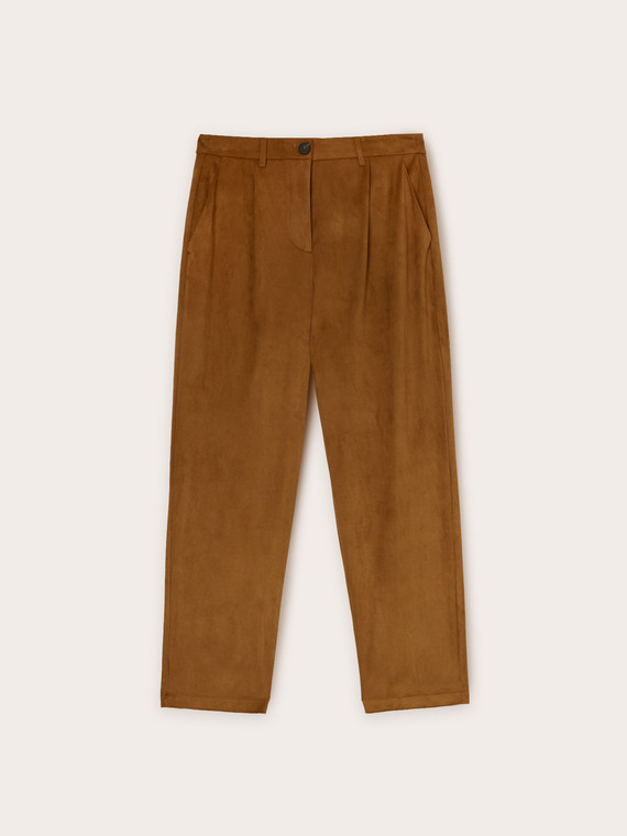 Regular trousers with pleats