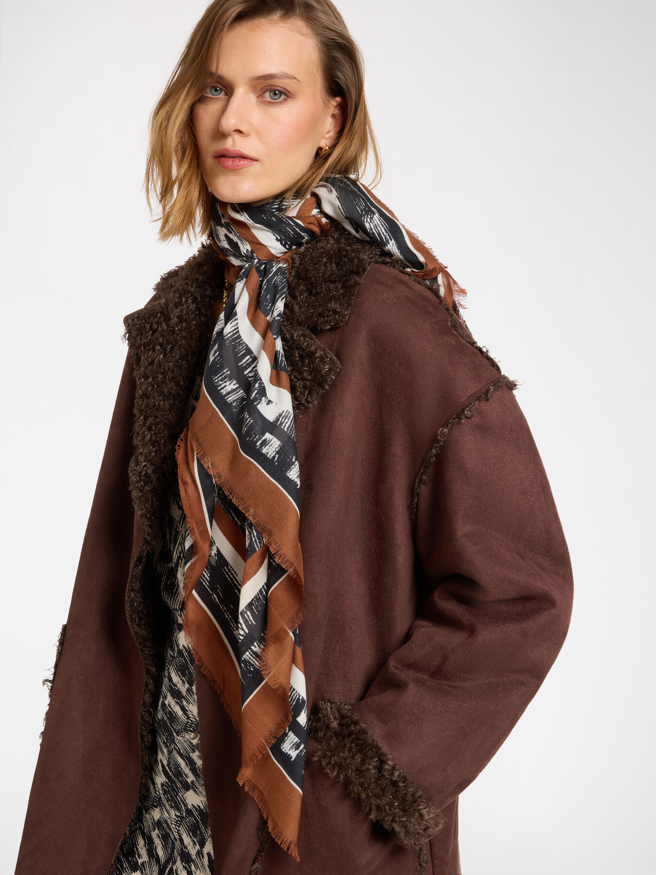 Printed scarf image number 0