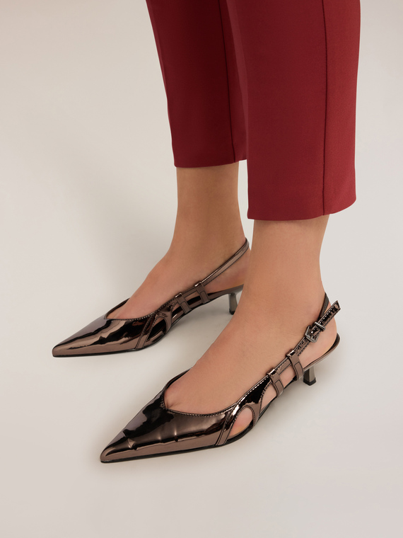 Metallic slingback pumps
