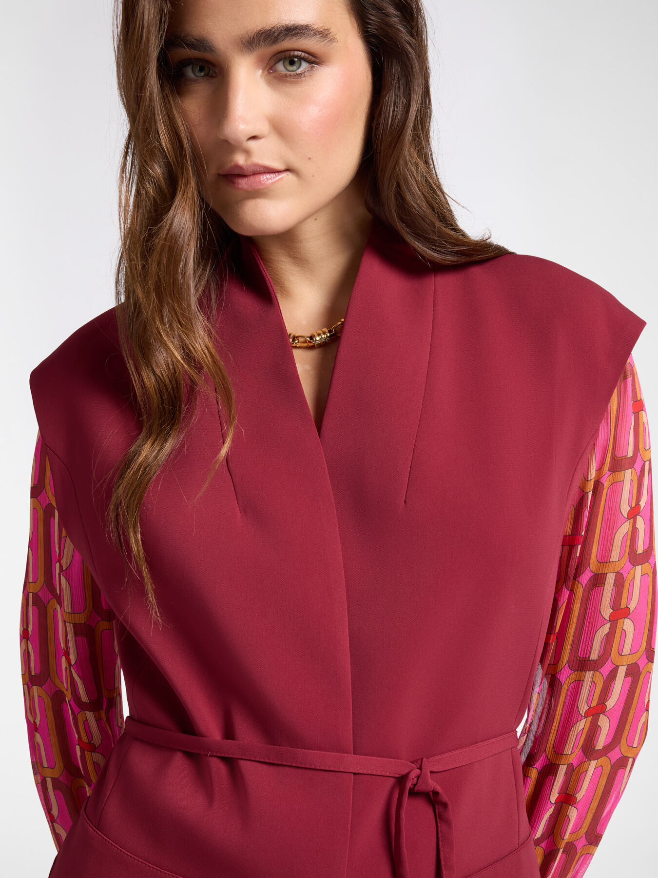 Blazer sem mangas em cady el&aacute;stico image number 3