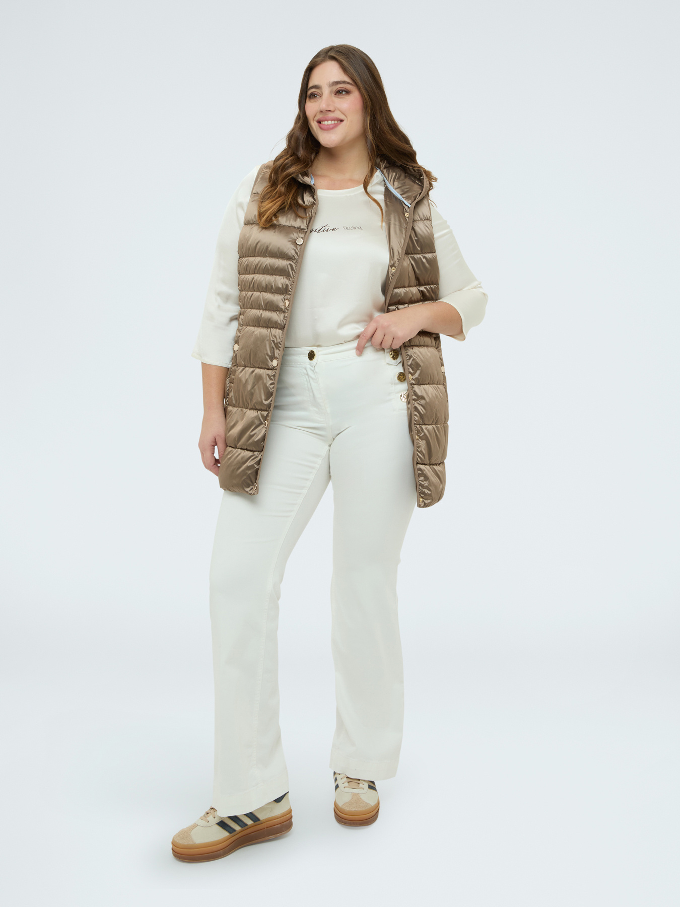 Sleeveless hooded puffer jacket image number 2