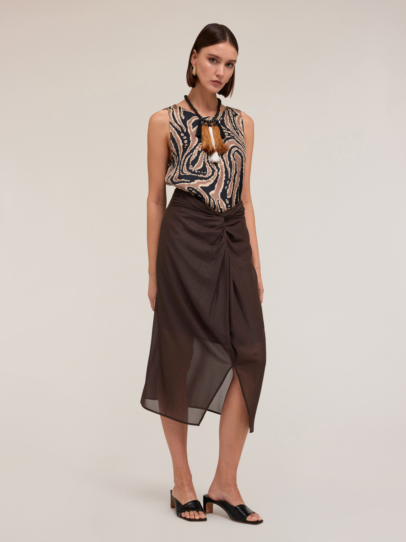 Flowing printed top with rear slit image number 0