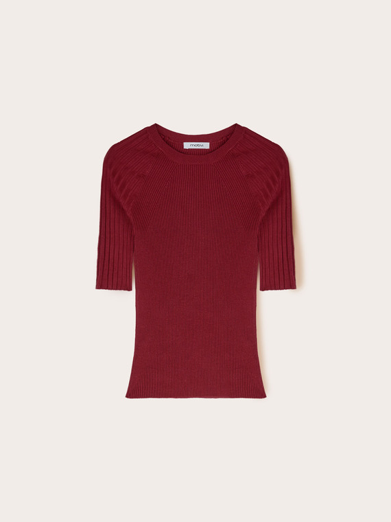 Short-sleeved ribbed knit top