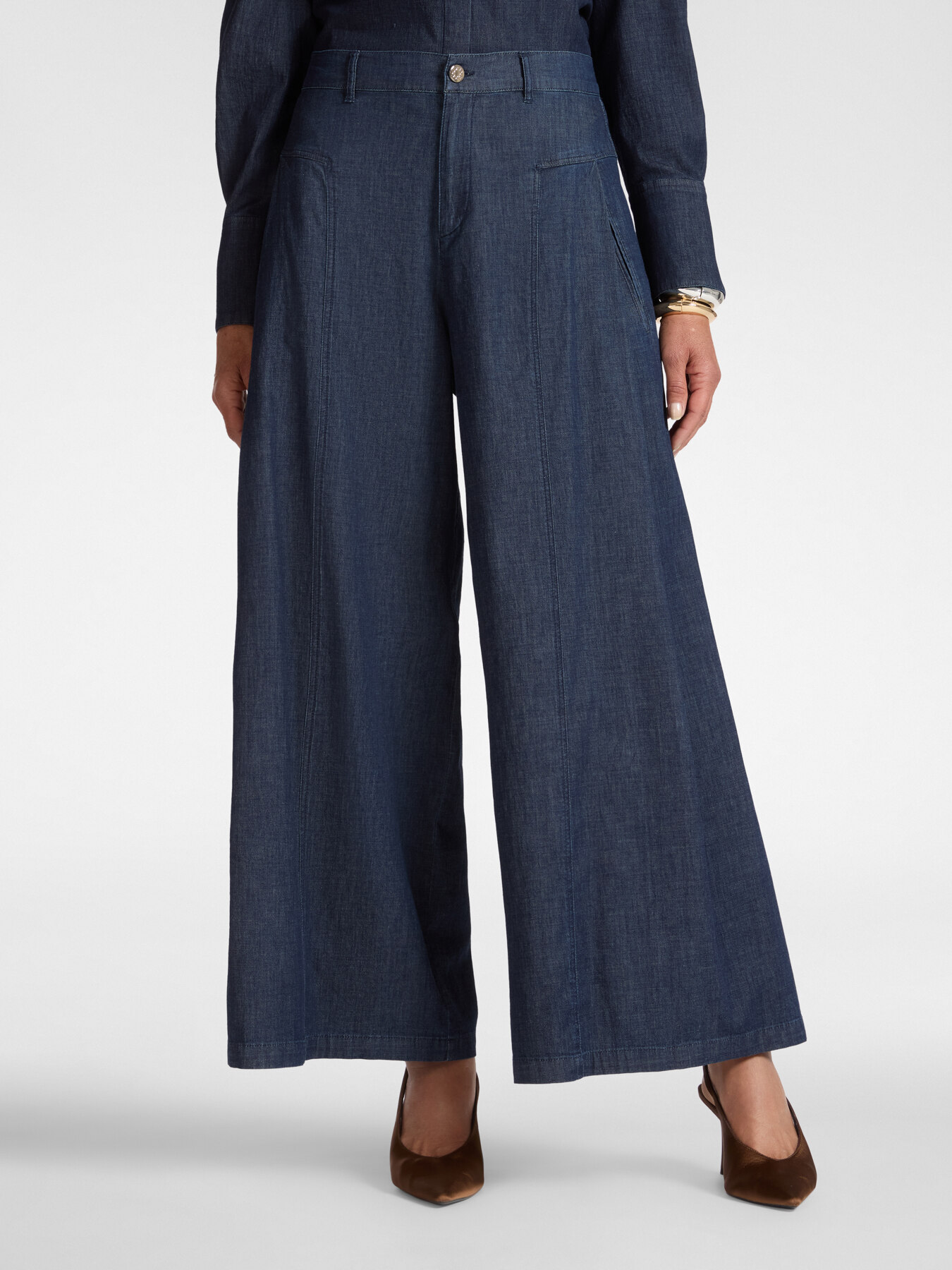 Jeans wide leg in Chambray,  "Wanda" image number 2