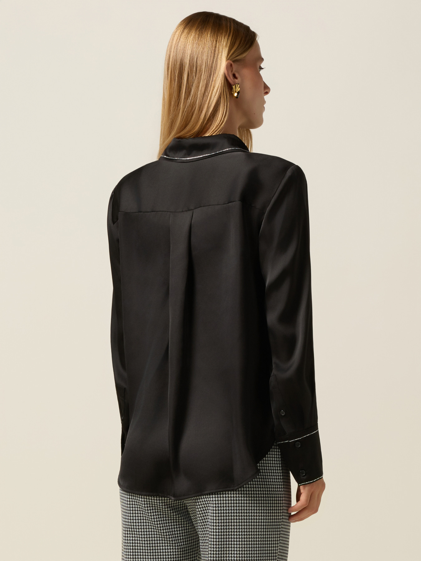 Chemise en satin avec détail de chaînettes image number 1