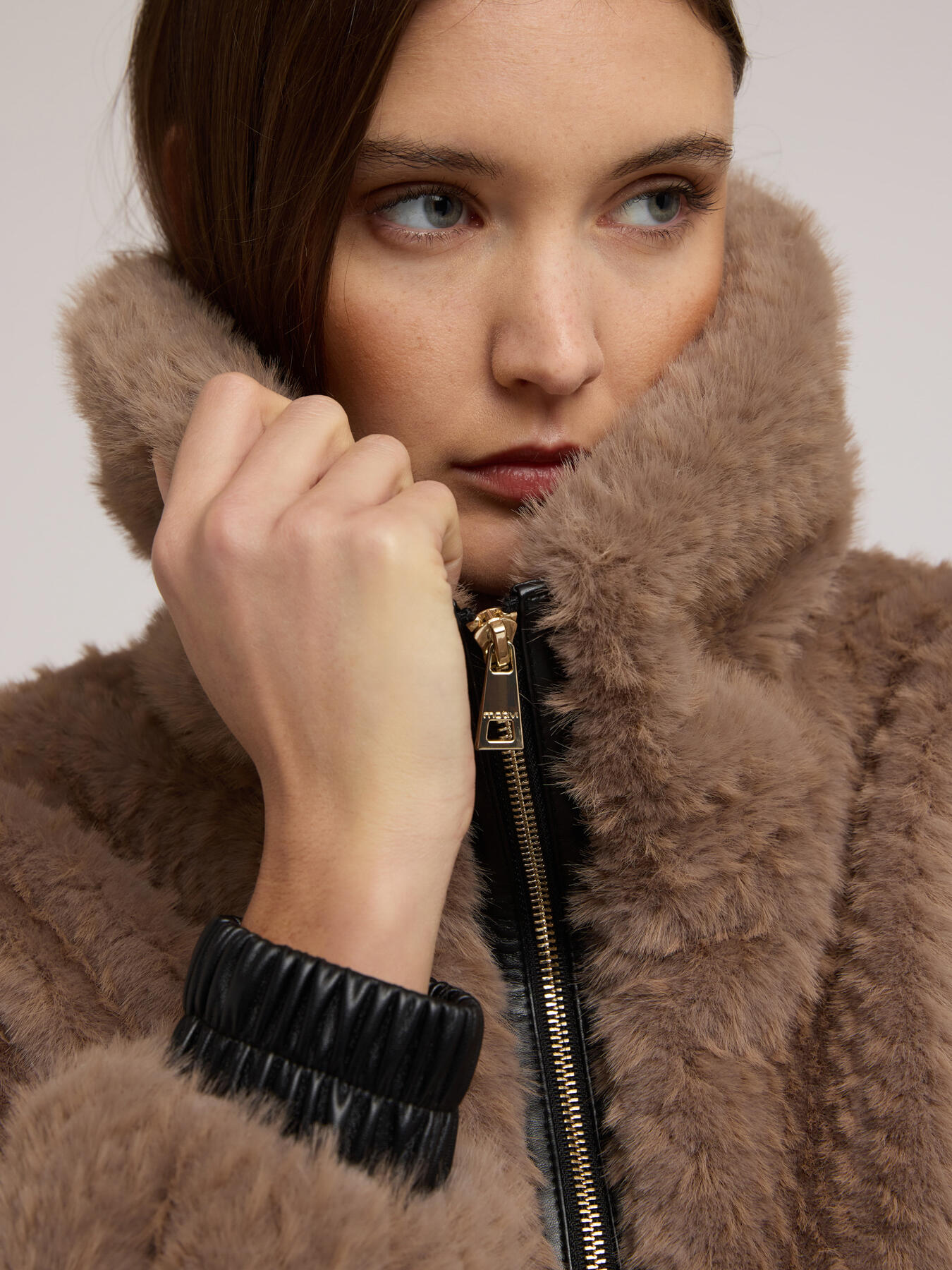 Jacke mit Pl&uuml;sch-Effekt image number 3