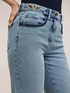 Jean cropped coupe large avec cha&icirc;ne image number 2