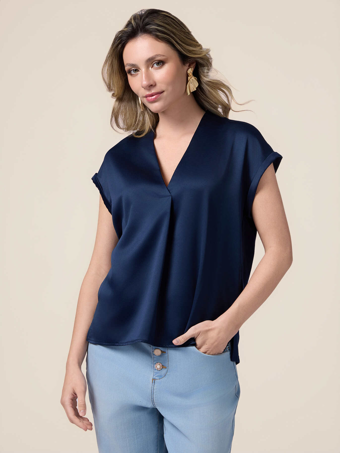 Two-material V-neck T-shirt image number 0