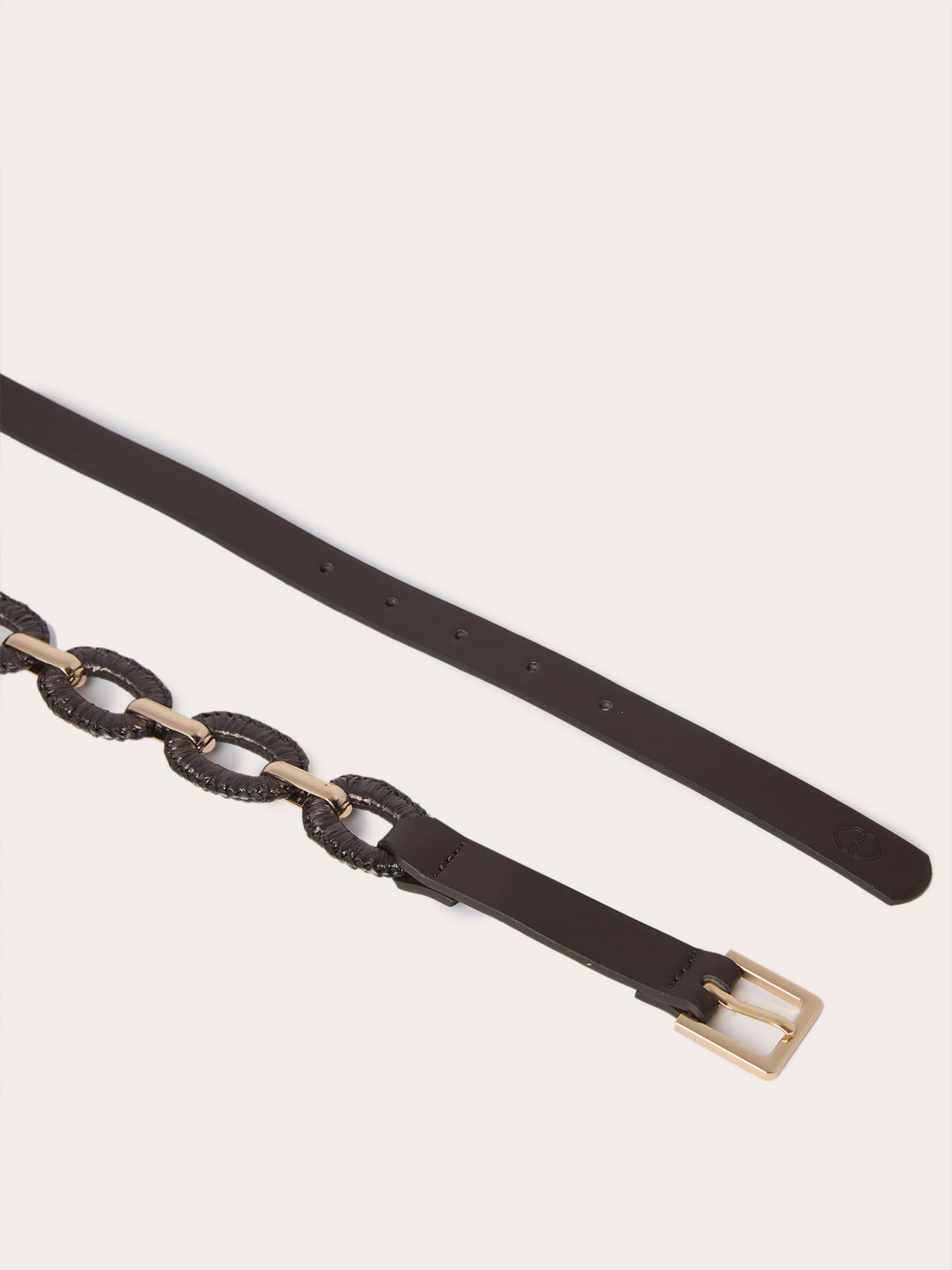 Belt with chain and golden metal buckle image number 1