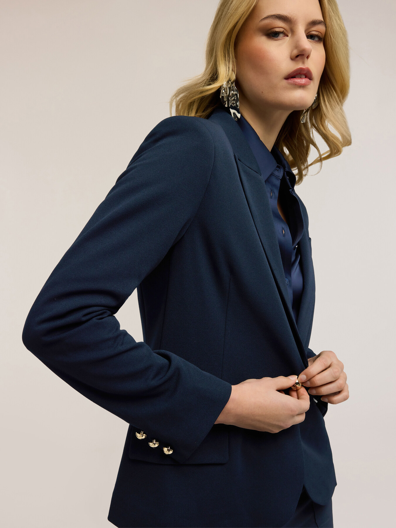 Single-breasted blazer with striped inner lining image number 2
