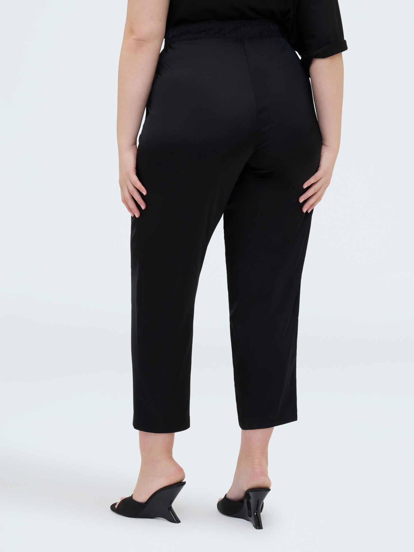 Joggers aus Stretch-Satin image number 3
