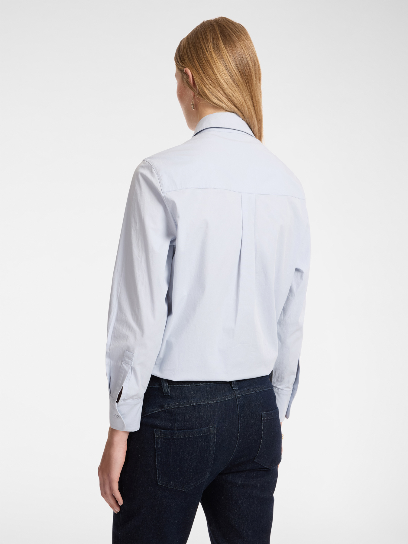 Hand embroidered shirt image number 1