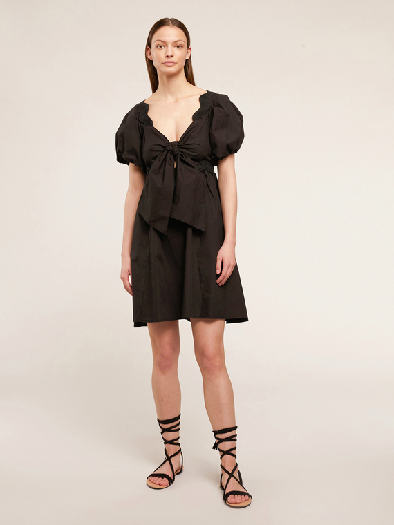 Short summer dress with puff sleeves