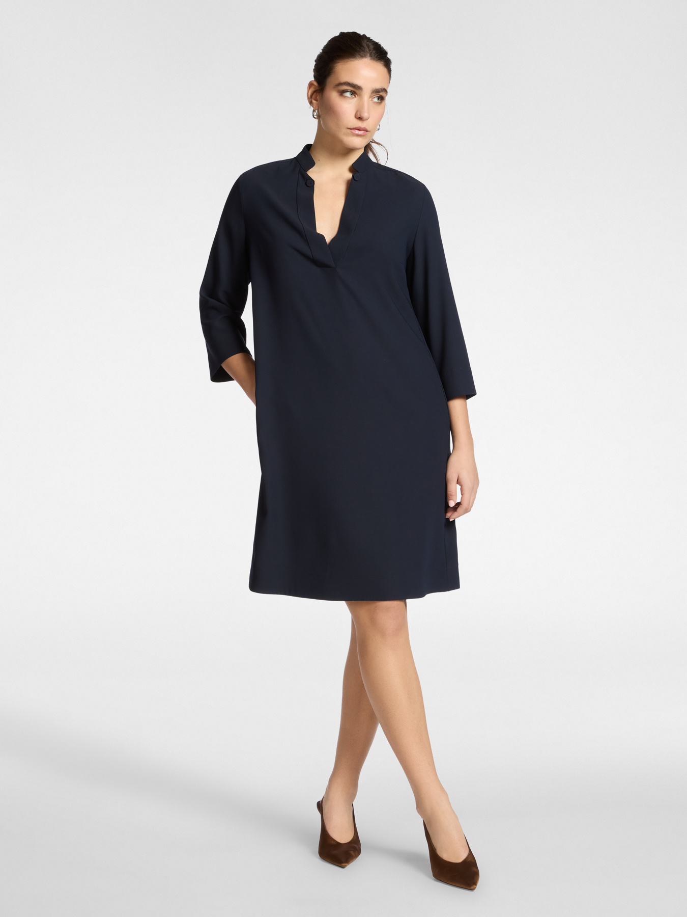 Enver satin dress with V-neckline image number 0