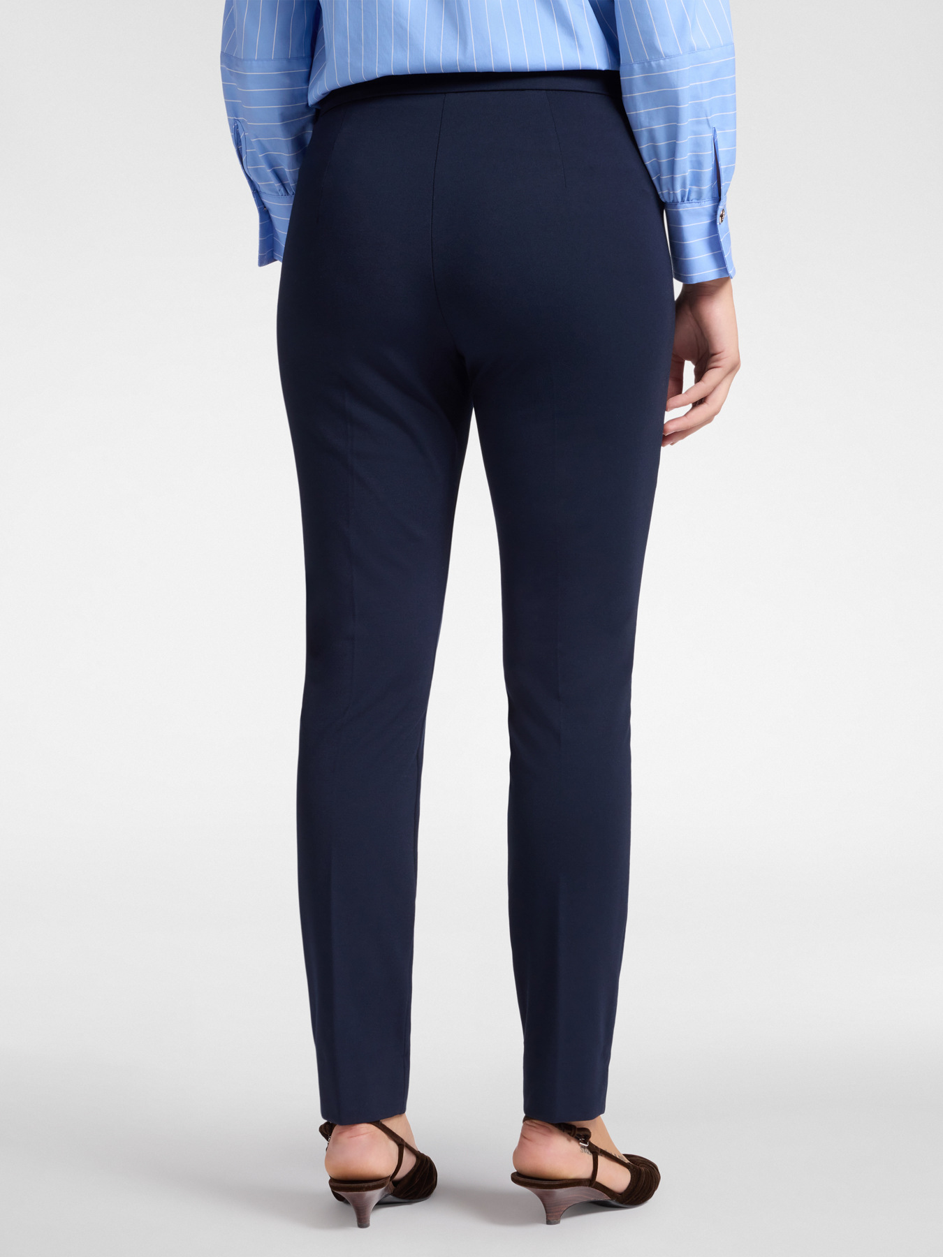 Pantalon slim en point milanais image number 1