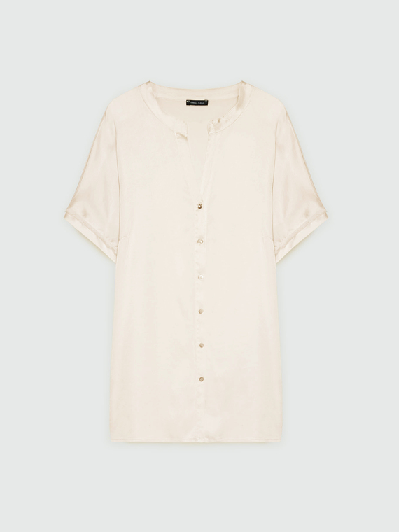 Short-sleeved satin shirt