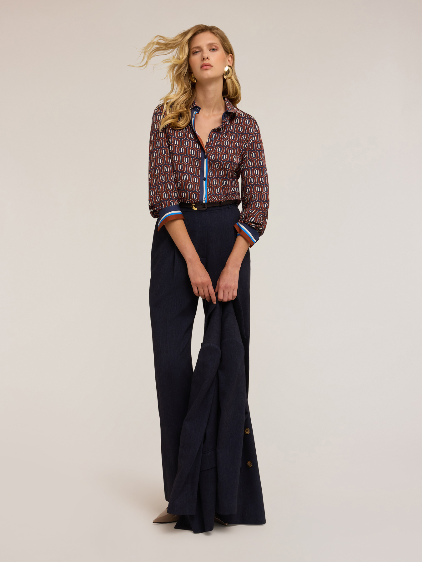 Geometric patterned satin shirt image number 3