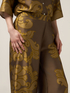 Pantalon palazzo en satin fantaisie image number 2