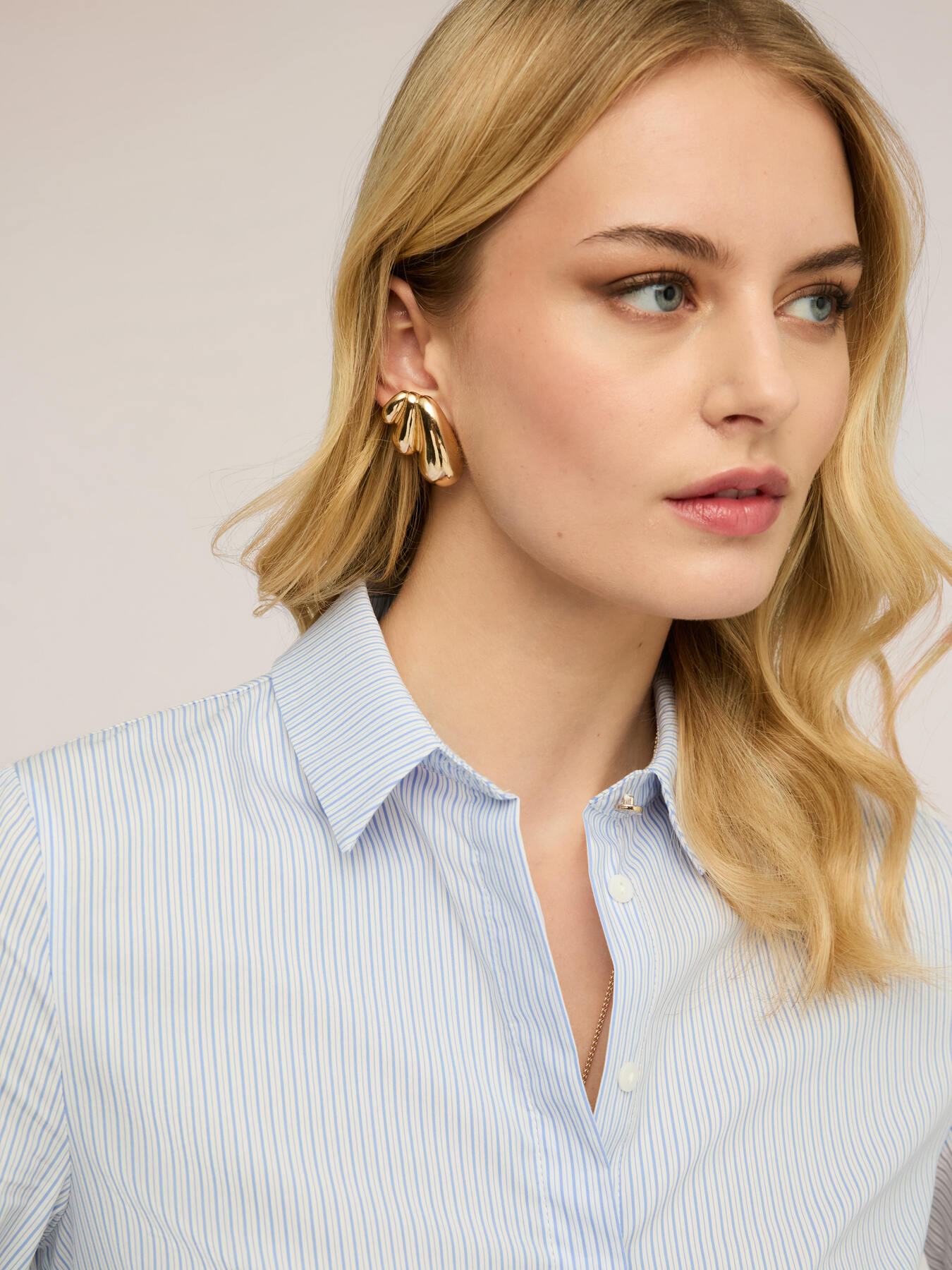 Striped poplin shirt image number 3