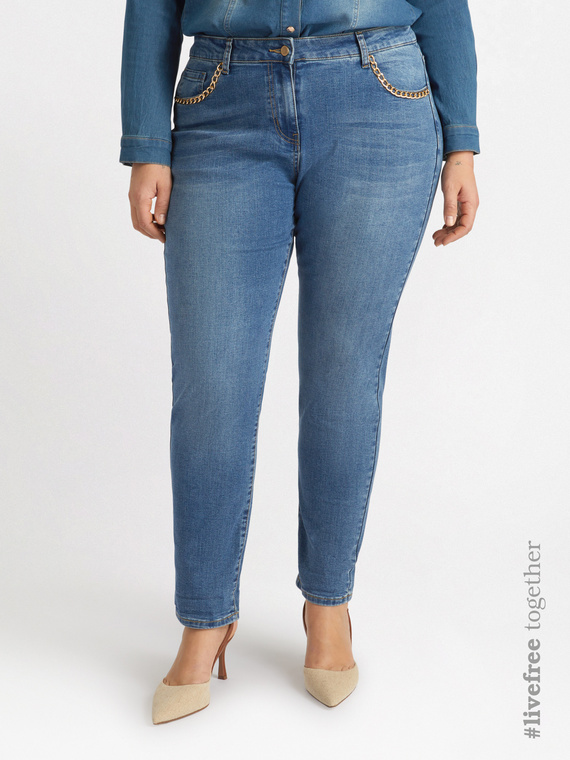Jeans Girl-Fit mit Kettendetail