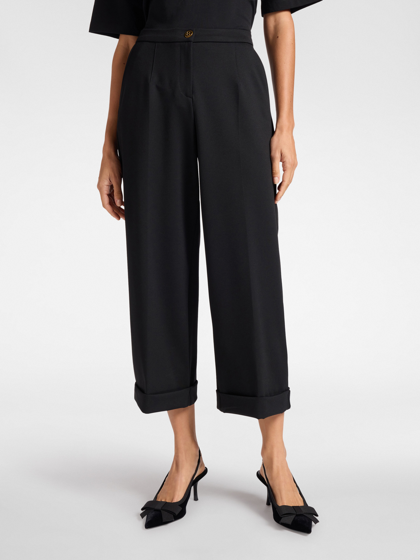 Chinos with cuffs at the bottom image number 2