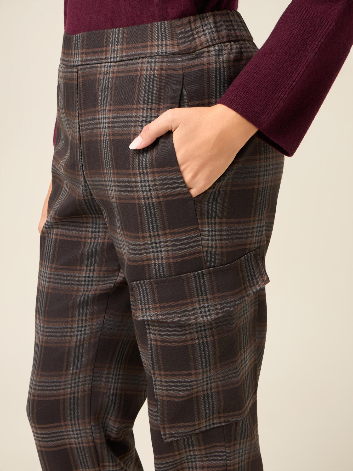 Pantaloni cargo check image number 2